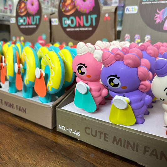 1 Pc Random Breezy Twist Handheld Toy